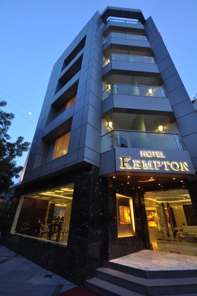 Kempton Hotel Kalkutta Exterior foto