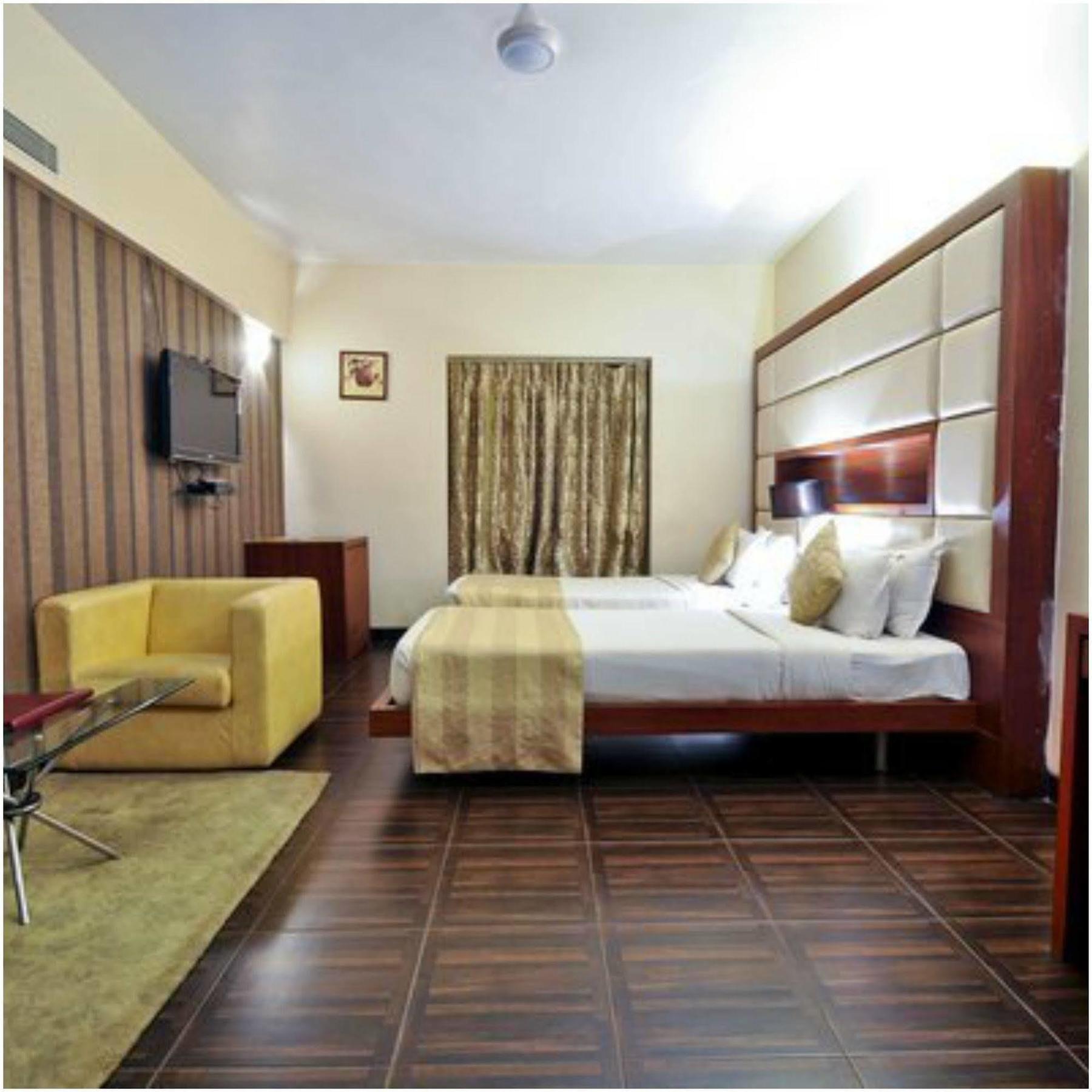 Kempton Hotel Kalkutta Exterior foto